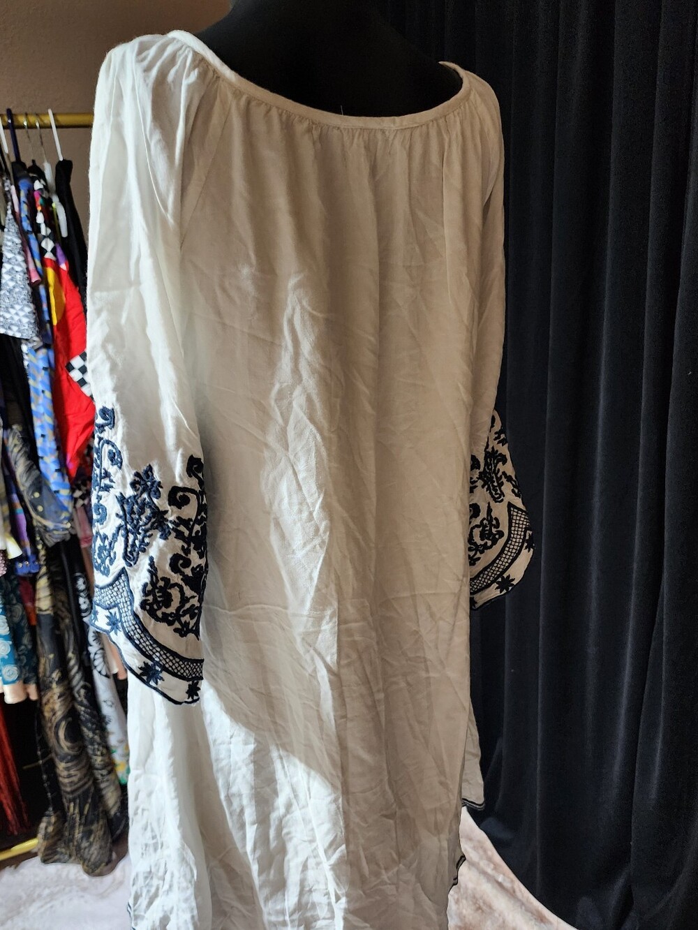 Chic Connection White Blue Embroidered Boho Peasant Dress - Picture 8 of 9